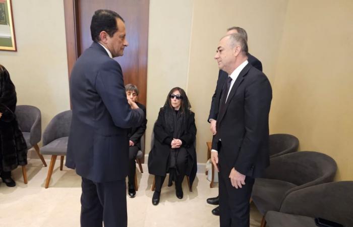 سفير قطر يقدم واجب العزاء للسيدة فيروز في نجلها هلي الرحباني