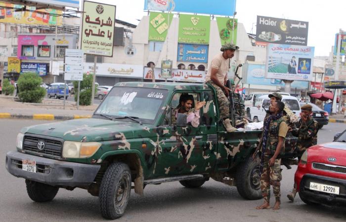 اليمن
      يطالب
      الإمارات
      بالسماح
      للبحسني
      بمغادرة
      أراضيها