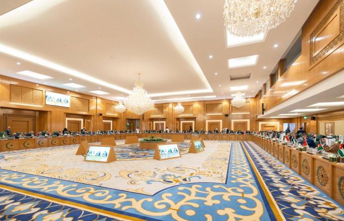 لجنة
      عسكرية
      بقيادة
      التحالف
      لتوحيد
      القوات
      اليمنية
      واستعادة
      الدولة