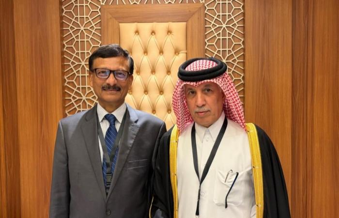 وزير الدولة للشؤون الخارجية يجتمع مع وزيرخارجية بنغلاديش