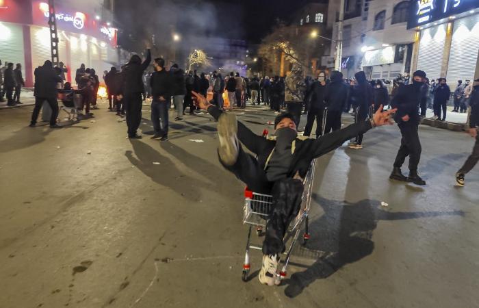 روبيو: أمريكا تدعم الشعب الإيراني الشجاع