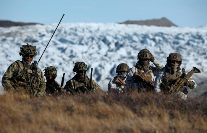 ترمب
      يقول
      إنه
      والجيش
      الأميركي
      يدرسان
      «خيارات
      قوية»
      بشأن
      إيران 