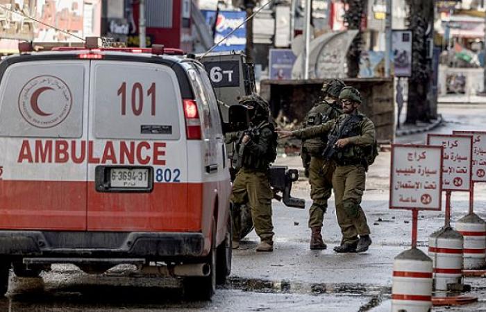  استشهاد فلسطيني متأثرا بإصابته برصاص الاحتلال في الخليل واحتجاز جثمانه