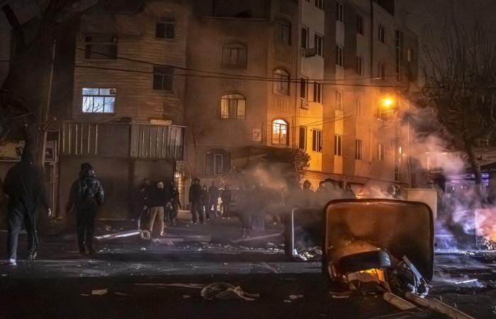 إيران: دعوات لمظاهرات مؤيدة للحكومة مع دخول الاحتجاجات أسبوعها الثالث