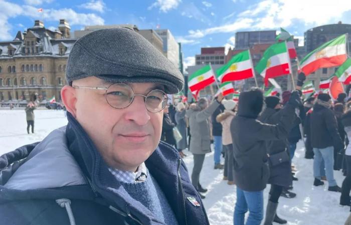 Iranian
      Canadians
      call
      for
      crown
      prince's
      restoration
      at
      Parliament
      Hill
      rally