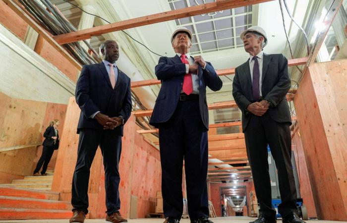 سلاح
      «التحقيق
      الجنائي»
      ضد
      باول
      يثير
      مخاطر
      مؤسسية
      وقلق
      المستثمرين