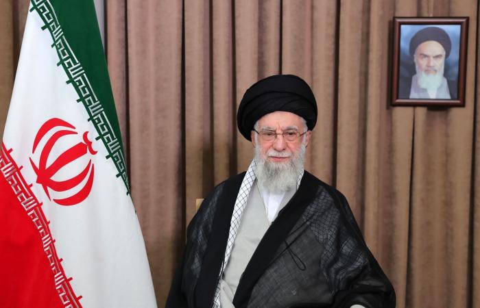 خامنئي: مسيرات دعم الحكومة "تحذير لأمريكا" من "الرهان على المرتزقة"