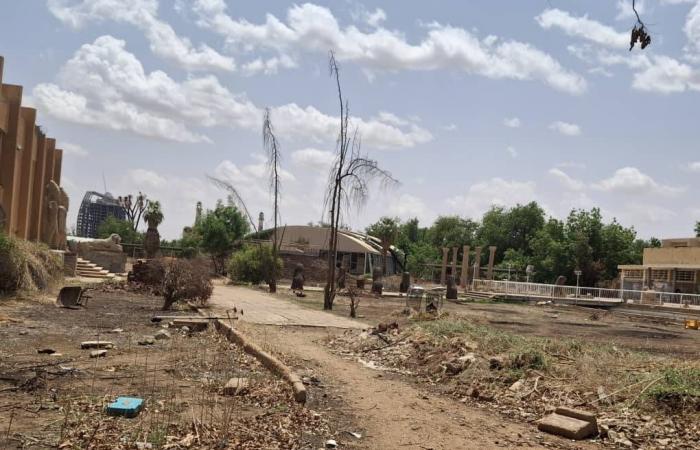 السودان
      يستعيد
      570
      قطعة
      أثرية
      سُرقت
      من
      المتحف
      القومي