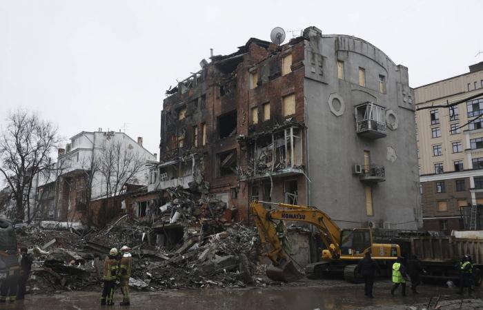 4
      قتلى
      بهجوم
      روسي
      قرب
      خاركيف
      الأوكرانية