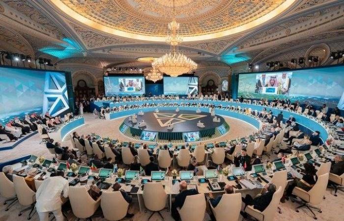 الخريّف
      لـ«الشرق
      الأوسط»:
      جهود
      سعودية
      تدفع
      رؤوس
      الأموال
      إلى
      الاستثمار
      في
      التعدين