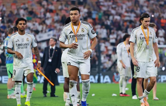 «البوندسليغا»:
      شتوتغارت
      يقتحم
      المربع
      الذهبي
      بفوز
      ثمين
      على
      فرانكفورت