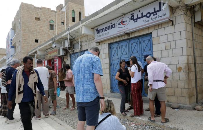 عودة
      الحركة
      الجوية
      إلى
      حضرموت
      مع
      استئناف
      تشغيل
      مطار
      سيئون