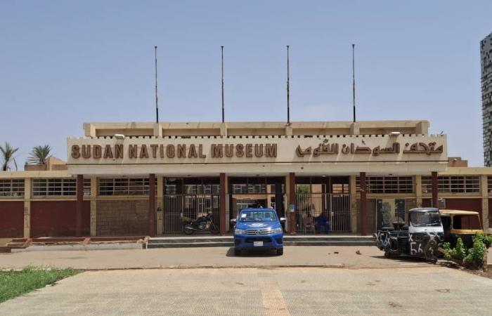 السودان
      يستعيد
      570
      قطعة
      أثرية
      سُرقت
      من
      المتحف
      القومي