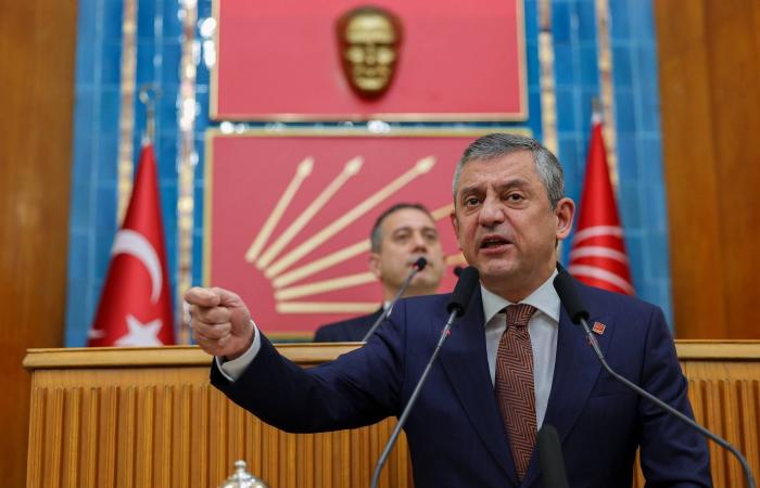 «أكسيوس»:
      ويتكوف
      يعقد
      اجتماعاً
      سرياً
      مع
      رضا
      بهلوي