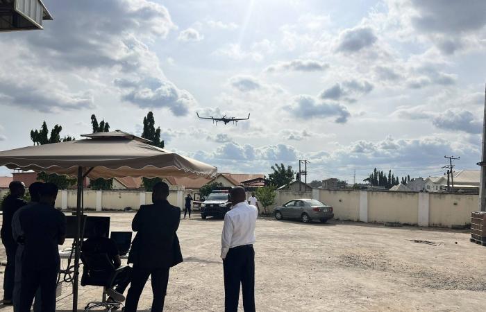 وفاة
      العشرات
      إثر
      غرق
      عبارة
      في
      نهر
      النيجر
      بشمال
      مالي