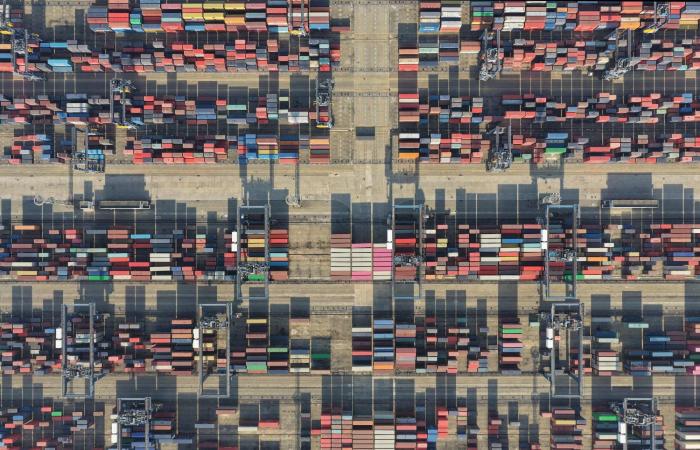 «الراجحي»
      السعودي
      يوصي
      بزيادة
      رأسماله
      إلى
      16
      مليار
      دولار