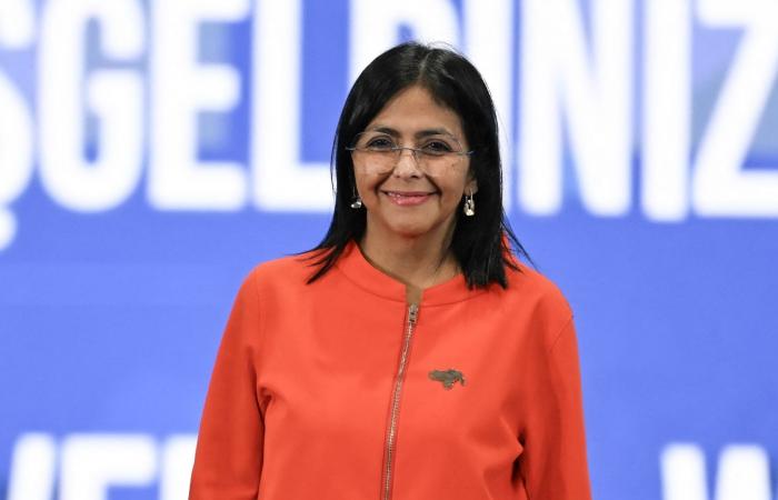 عودة مسؤولين فنزويليين إلى "إكس" تُعلن نهاية الحظر على المنصة في البلاد