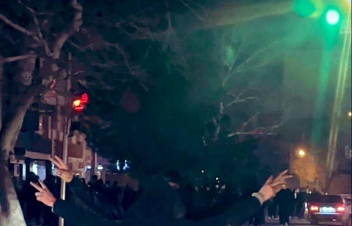 طائرة
      نتنياهو
      تغادر
      المجال
      الجوي
      الإسرائيلي