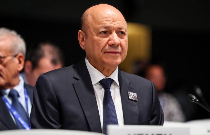 «الرئاسي
      اليمني»
      يتخذ
      قرارات
      لملء
      الشواغر
      في
      عضويته