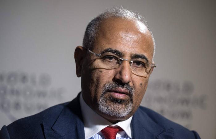 تعيين
      الزنداني
      رئيساً
      لمجلس
      الوزراء
      اليمني