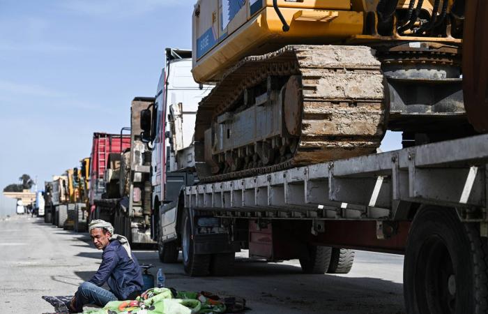 مقتل
      7
      في
      غارة
      جوية
      إسرائيلية
      على
      غزة
      بينهم
      القيادي
      بـ«حماس»
      محمد
      الحولي