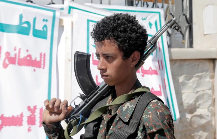 النيابة
      اليمنية
      تشكل
      لجنة
      للتحقيق
      في
      الوقائع
      المنسوبة
      للزُّبيدي