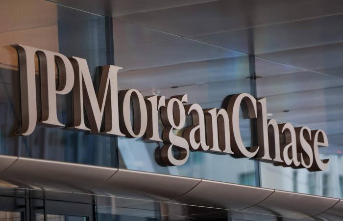 السعودية
      تؤمن
      تمويلاً
      من
      وكالة
      يابانية
      بـ1.5
      مليار
      دولار
      لدعم
      قطاعَي
      المياه
      والطاقة