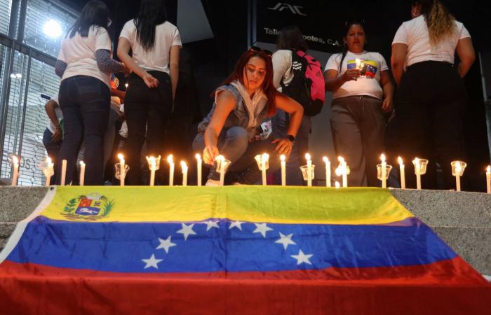 البيت
      الأبيض:
      إيران
      علّقت
      عمليات
      إعدام
      800
      متظاهر
      كانت
      مرتقبة
      الأربعاء