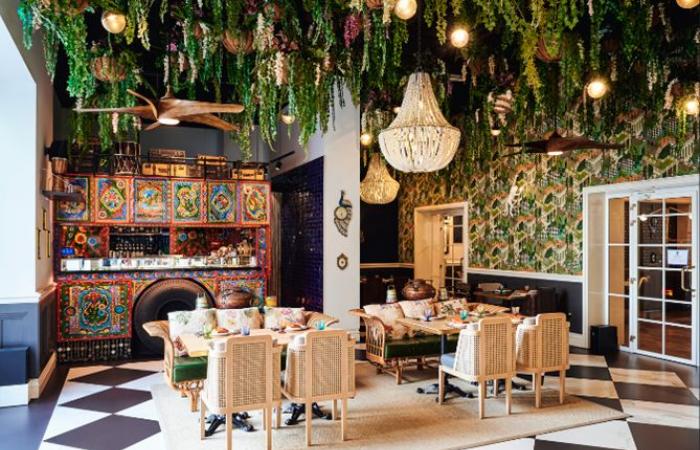 «فيرمونت
      النخلة
      دبي»
      يعزز
      ريادته
      السياحية
      بتجربة
      فاخرة
      متكاملة
      وتعيين
      قيادة
      تنفيذية
      جديدة