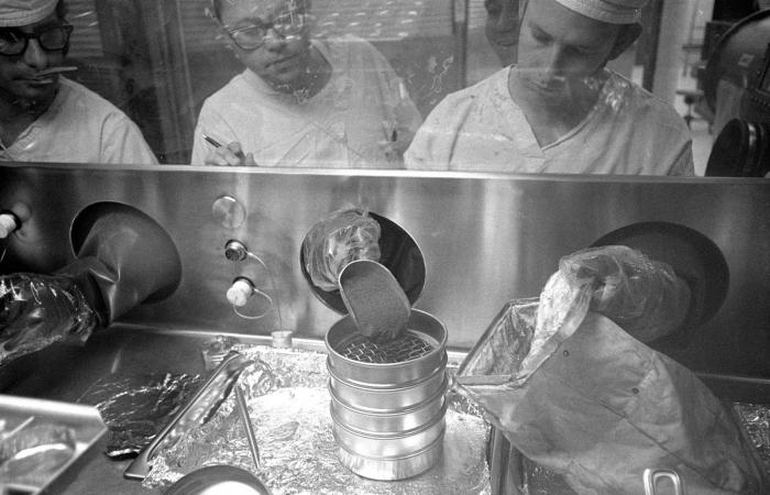 منذ تكوّن الأرض.. الرياح الشمسية تحمل جسيمات من غلافنا الجوي إلى القمر