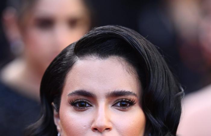 التشابه بين فستاني سيلينا غوميز ويُسر الخالدي على السجّادة الحمراء يثير الجدل!