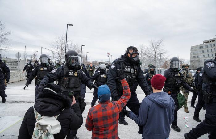 ترمب
      يُهدّد
      مينيسوتا
      بإعلان
      «قانون
      التمرد»