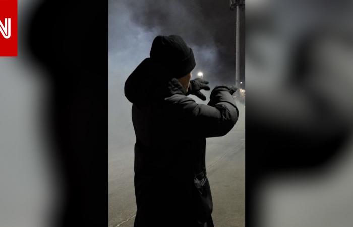 متابعة: مراسل CNN يستنشق الغاز المسيل للدموع خلال تغطيته مظاهرة بمينيابوليس.. شاهد رد فعله