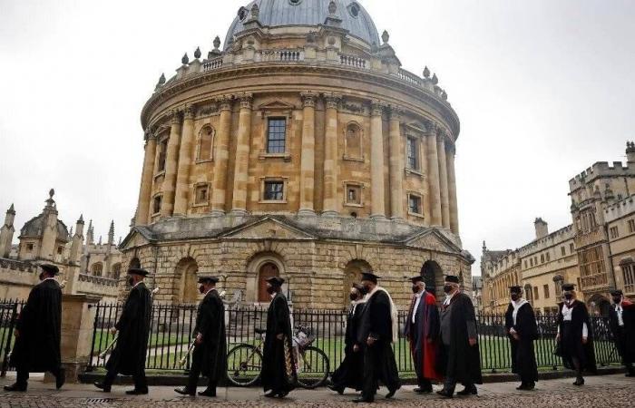 ترمب
      يهدد
      بفرض
      رسوم
      جمركية
      على
      الدول
      التي
      لا
      تؤيد
      خطته
      بشأن
      غرينلاند