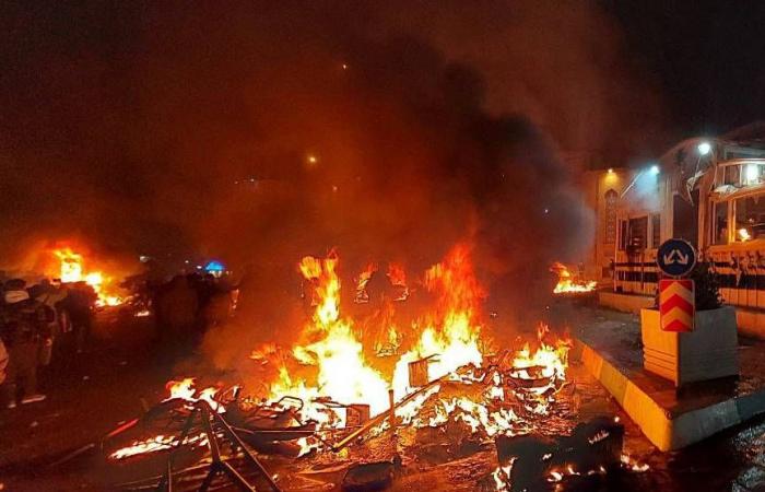 كيف
      تقرأ
      باريس
      الأزمة
      الإيرانية
      والسيناريوهات
      المحتملة؟