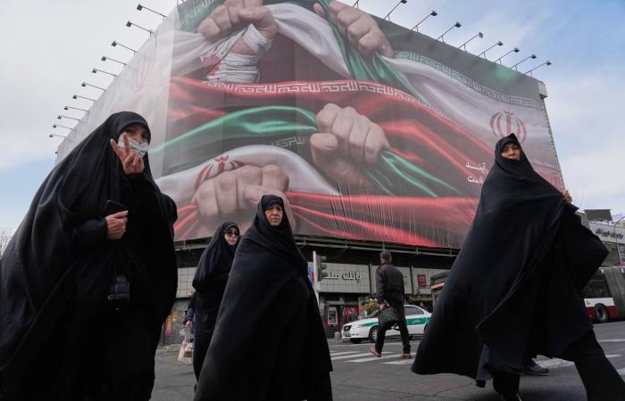 هدوء
      حذر
      في
      إيران
      وسط
      أجواء
      أمنية
      «فائقة»