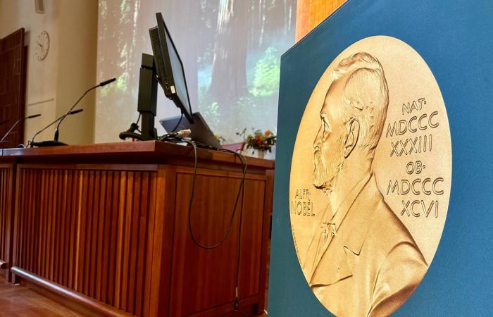 بعد
      تلقي
      ترمب
      «نوبل
      للسلام»
      من
      ماتشادو...
      هل
      يمكن
      سحب
      الجائزة
      أو
      رفضها
      أو
      منحها؟