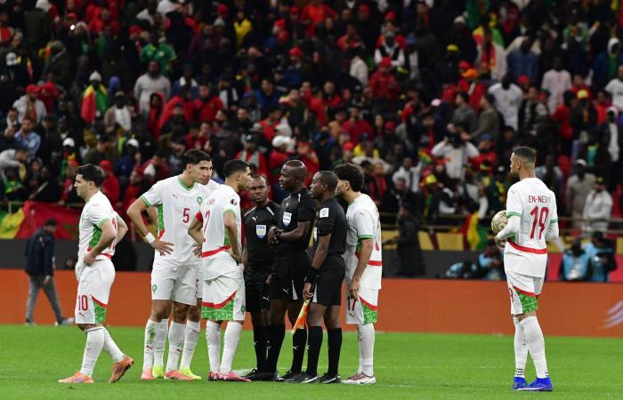 مدرب
      السنغال:
      فضلت
      منح
      ماني
      شارة
      القيادة
      ليرفع
      الكأس