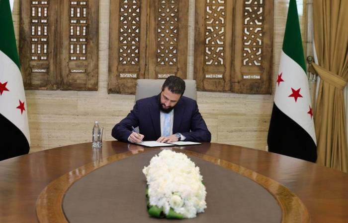 الرئيس السوري يوقع اتفاقا لوقف إطلاق النار والاندماج الكامل لقوات قسد في الجيش