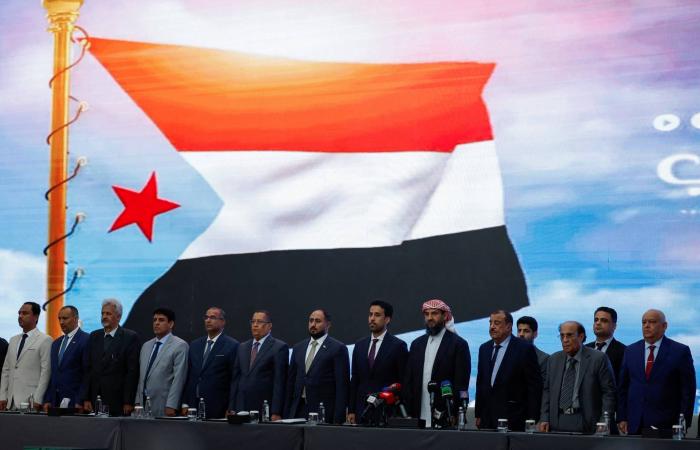 حضرموت
      وعدن...
      جهود
      متسارعة
      لتعزيز
      الأمن
      والخدمات