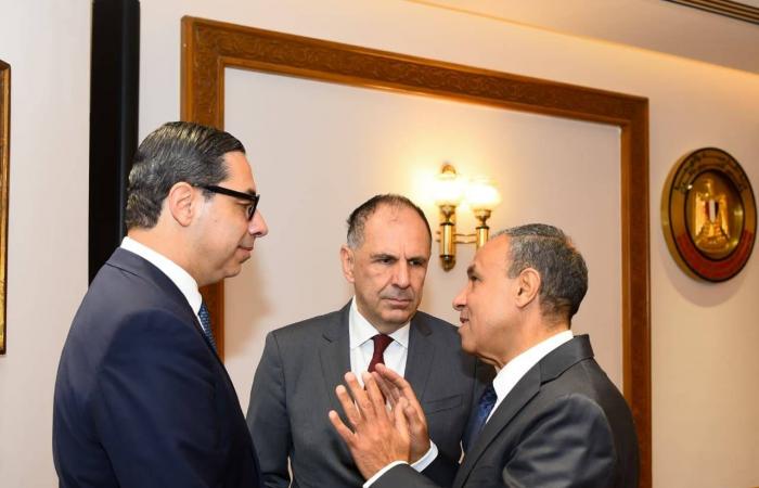 مصر
      لتطوير
      تعاونها
      مع
      قبرص
      واليونان