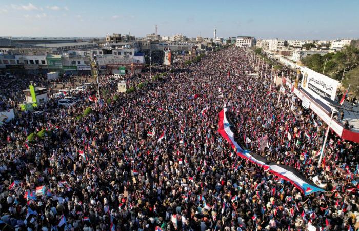 اليمن:
      القادة
      الجنوبيون
      يتطلعون
      إلى
      حلول
      عادلة
      في
      مؤتمر
      الحوار
      المرتقب