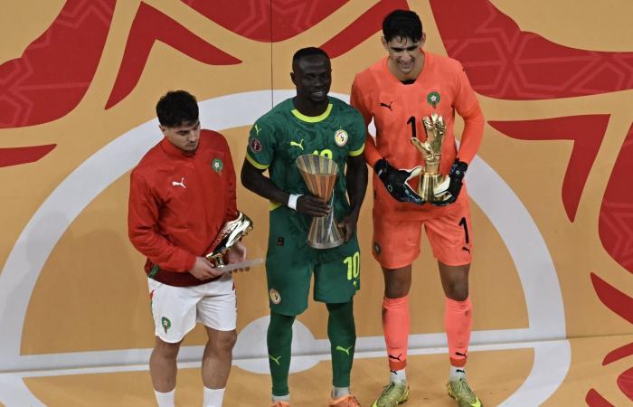 بينهم ساديو ماني وياسين بونو.. تعرّف على الفائزين بالجوائز الفردية في كأس إفريقيا