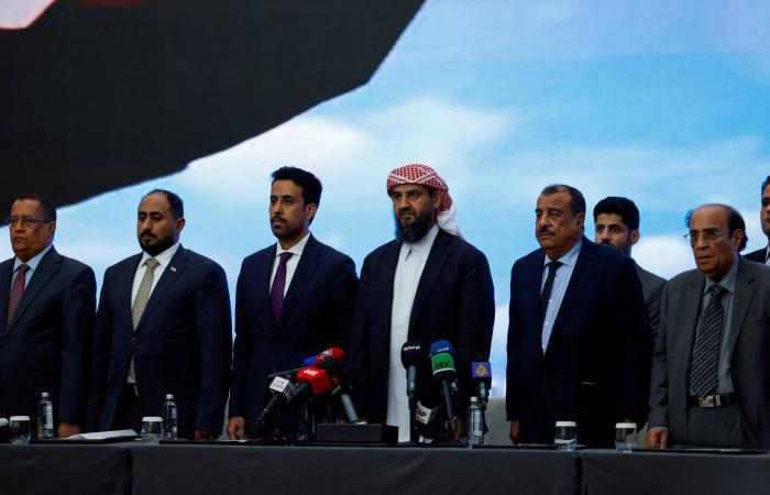 حضرموت
      وعدن...
      جهود
      متسارعة
      لتعزيز
      الأمن
      والخدمات