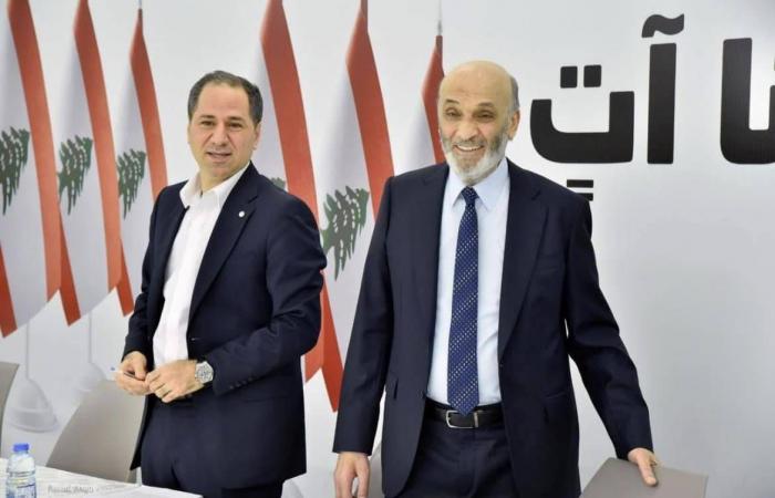  الشرع
      يوقع
      اتفاقية
      وقف
      إطلاق
      النار
      والاندماج
      الكامل
      بين
      الحكومة
      و«قسد»