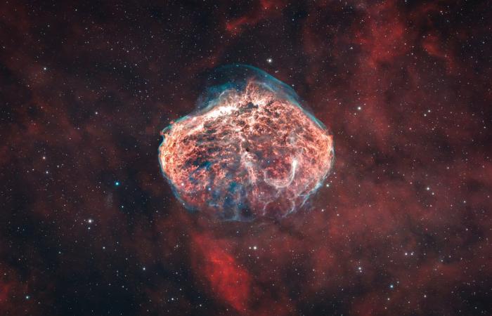 إحداها مجرّة "تبتلع جارتها"..صور فلكية في مشهدٍ كوني مدهش