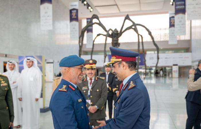 رئيس أركان القوات المسلحة القطرية يعقد عددا من اللقاءات الثنائية على هامش أعمال ديمدكس 2026