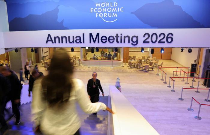 تهديد
      ترمب
      بضم
      غرينلاند
      يعيد
      الشركات
      الأوروبية
      إلى
      دائرة
      الخطر
      الجمركي