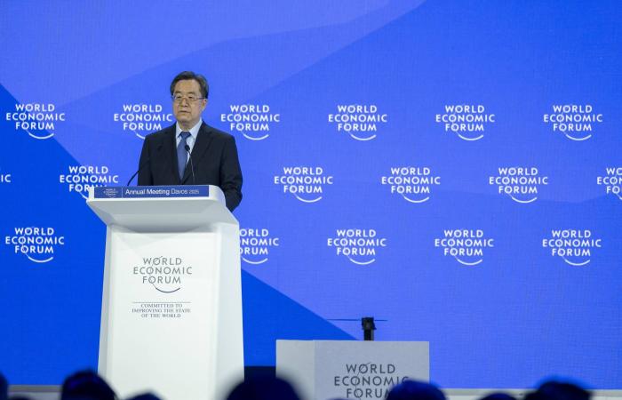 «المركزي
      الأوروبي»
      يستعد
      لاختيار
      نائب
      جديد
      من
      بين
      6
      مرشحين