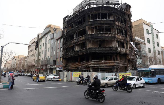 بعد
      مؤتمر
      ميونيخ
      للأمن...
      وزير
      الخارجية
      الإيراني
      يخسر
      فرصة
      الحضور
      في
      دافوس